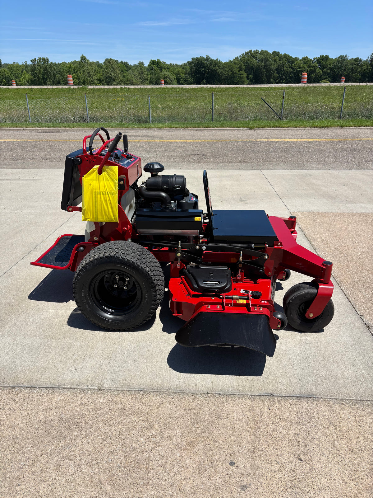 Toro Grandstand 60'' HDX Stand On Mower Kawasaki