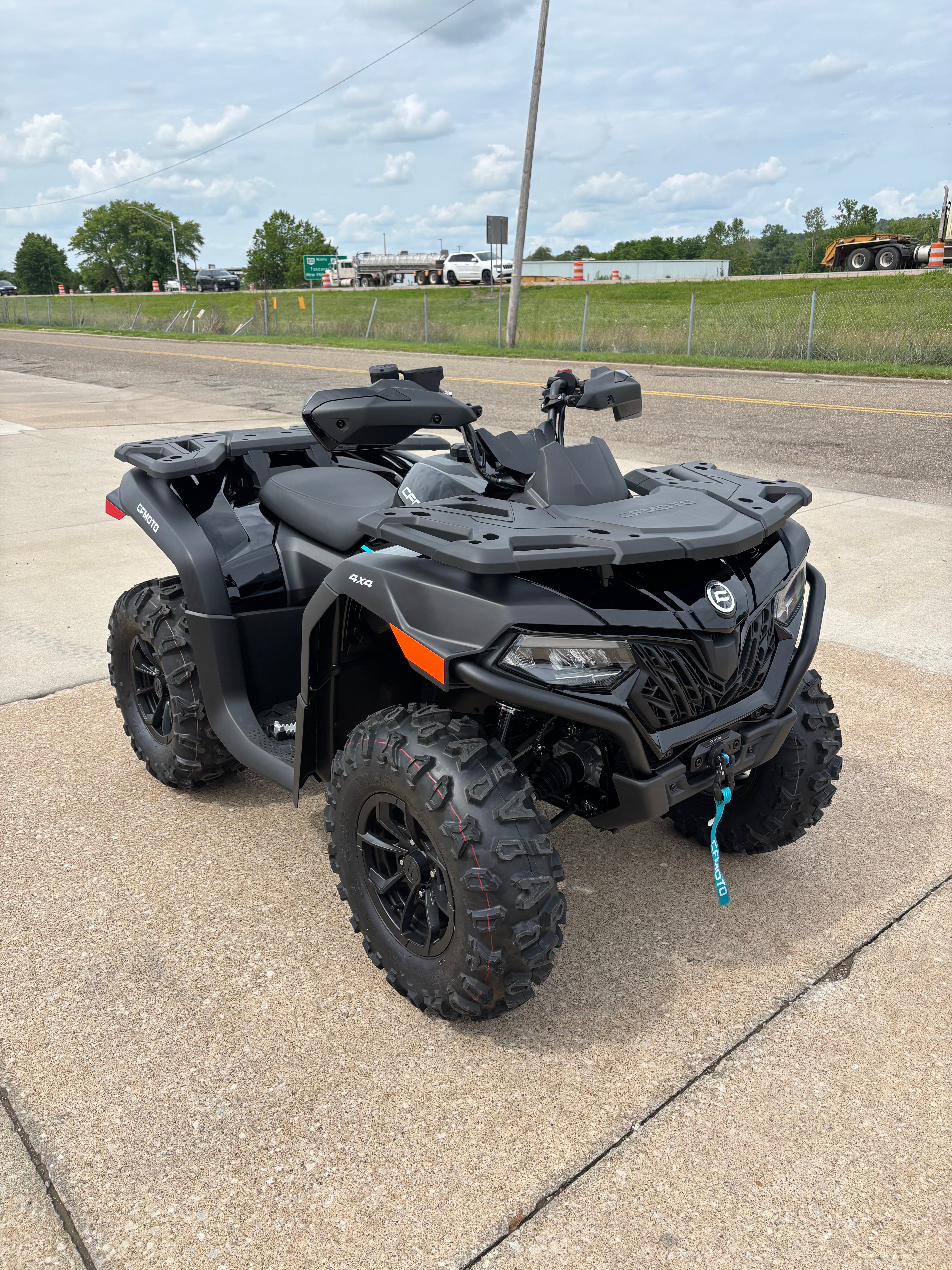 2026 Cfmoto Cforce 600 Black