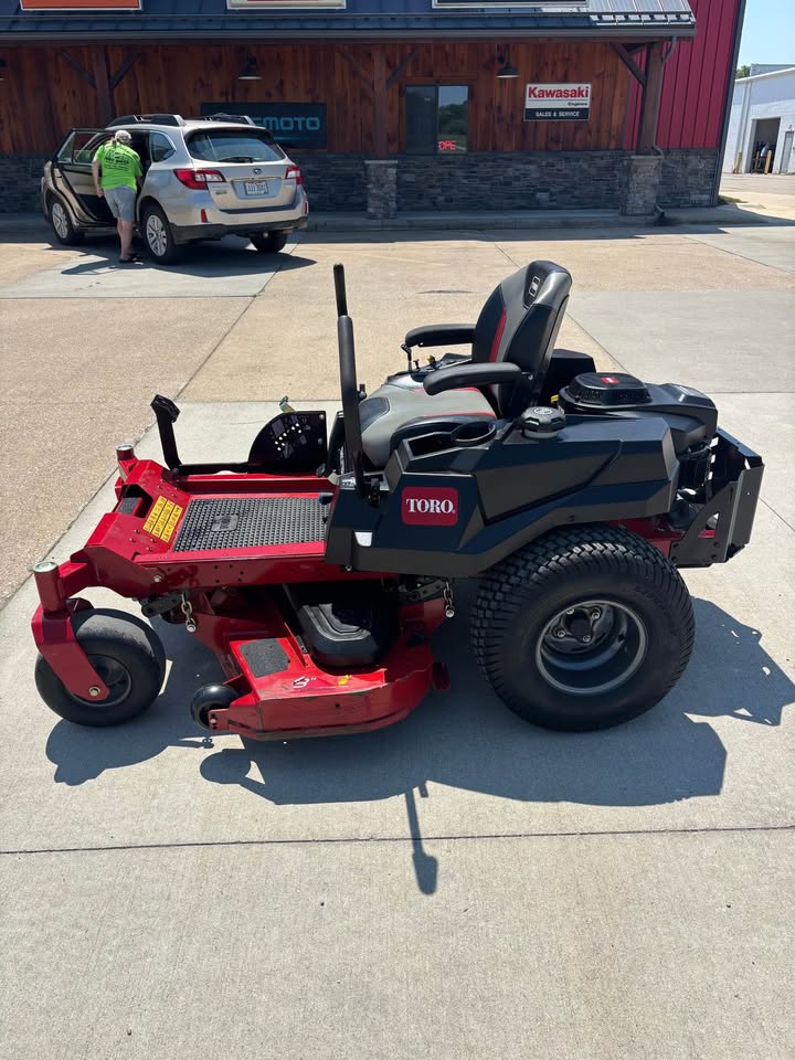 Used Toro Timecutter HD (TITAN) Zero Turn Mower 48'' Deck Zero Turn Mower