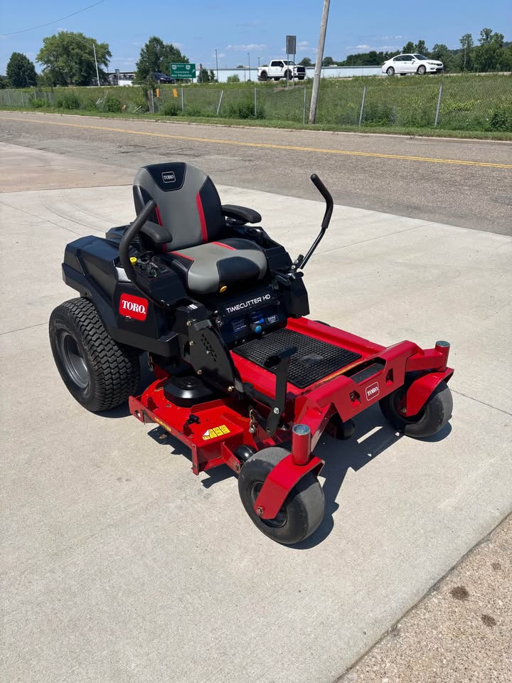 Used Toro Timecutter HD (TITAN) Zero Turn Mower 48'' Deck Zero Turn Mower