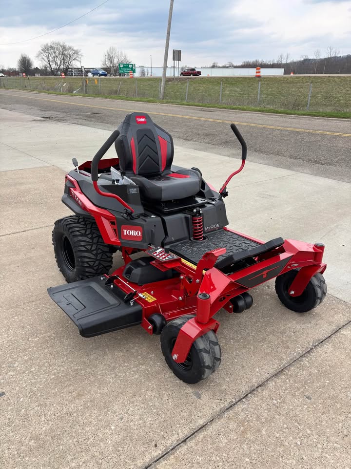 Toro Titan 54'' Zero Turn Mower With Myride Suspension