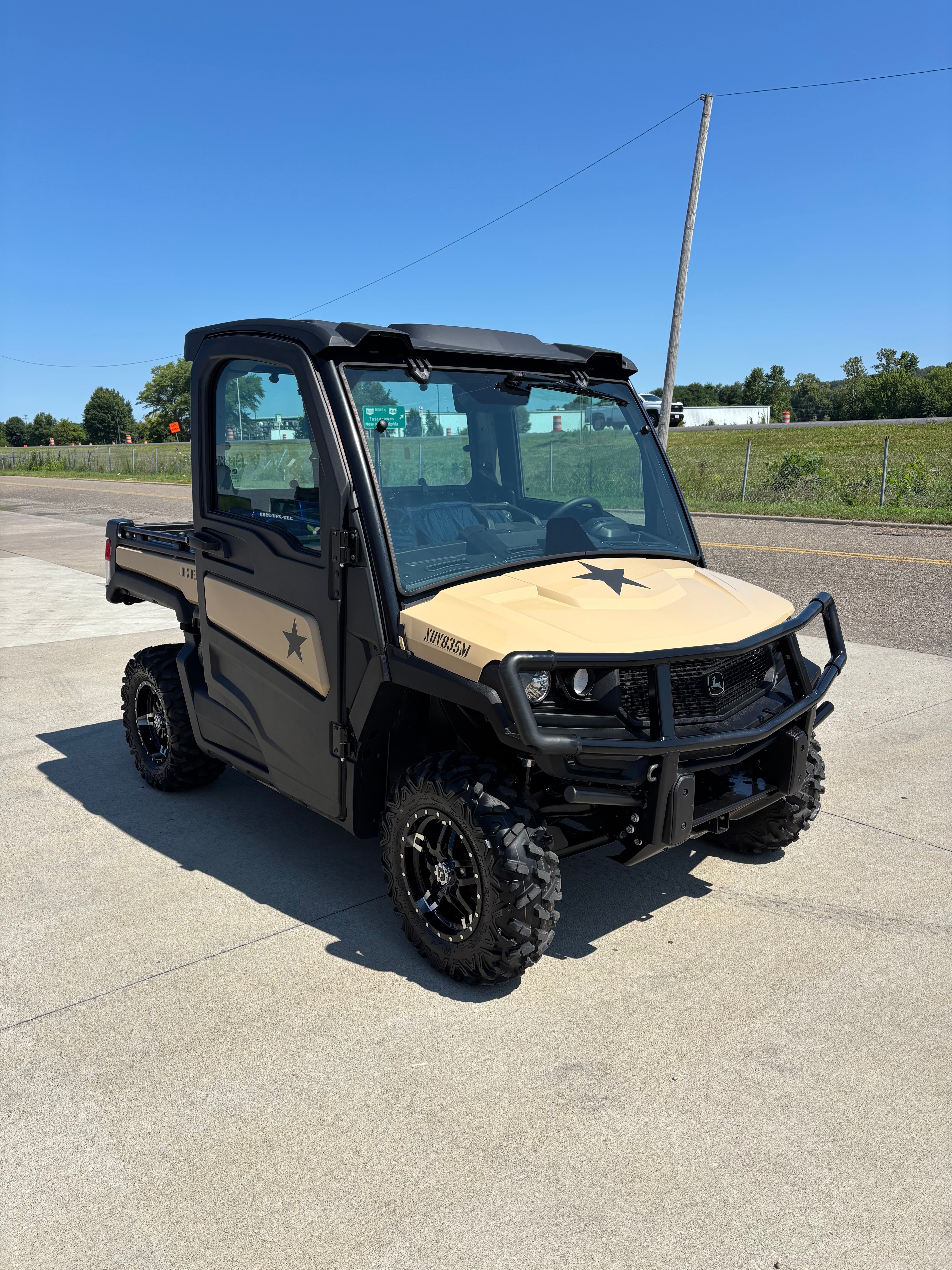 Used 2022 John Deere Gator XUV835M Side By Side