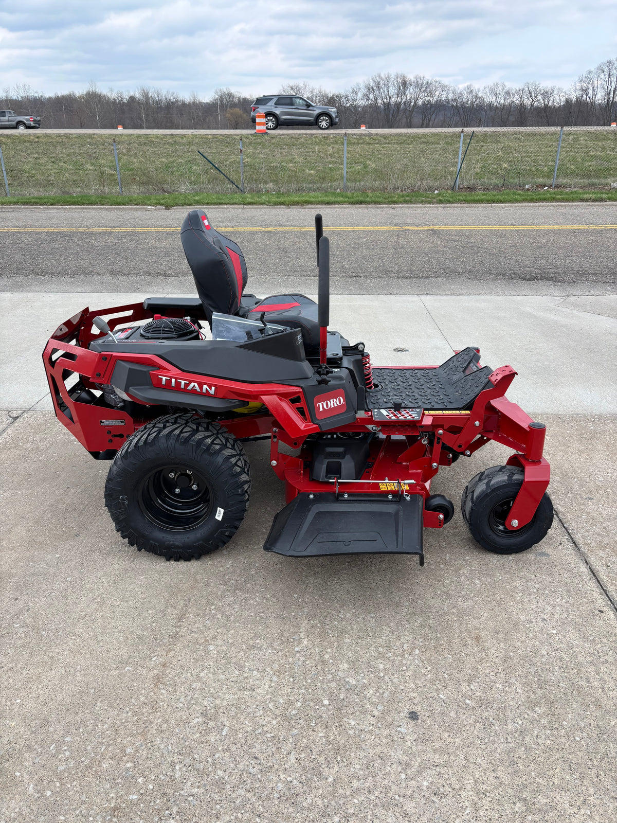 Toro TITAN 48" MyRIDE Zero Turn Mower 23 HP Kawasaki 76411 - view 7