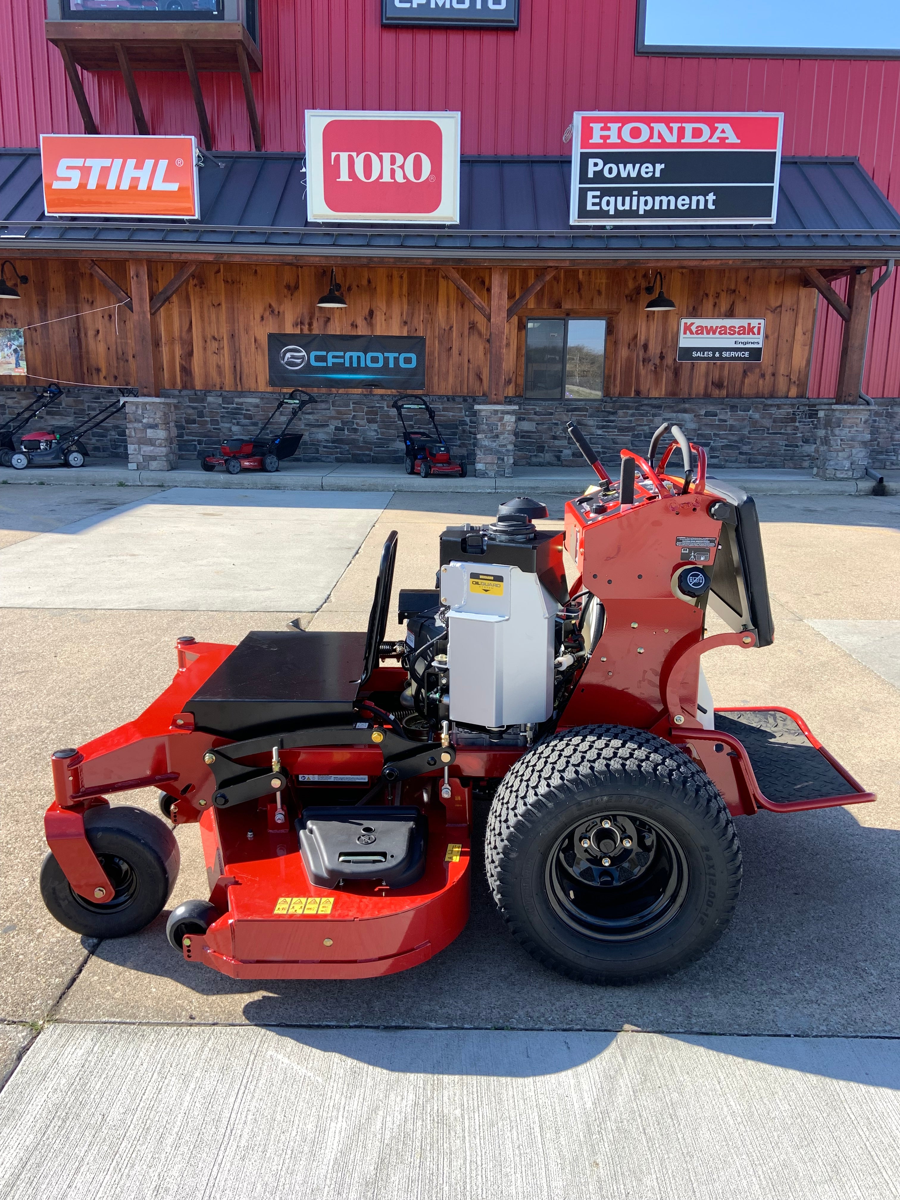 Toro HDX 60'' Grandstand Commercial Mower 37HP
