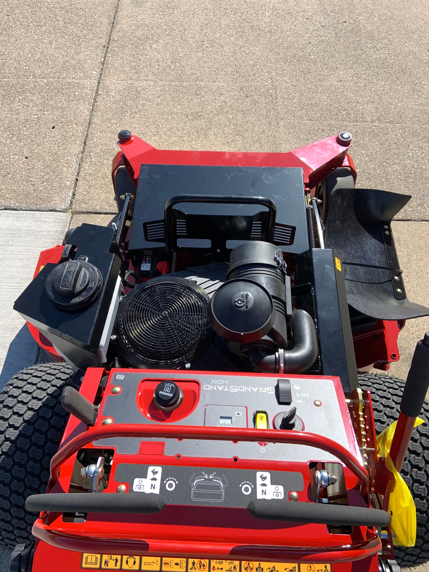 Toro HDX 60'' Grandstand Commercial Mower 37HP