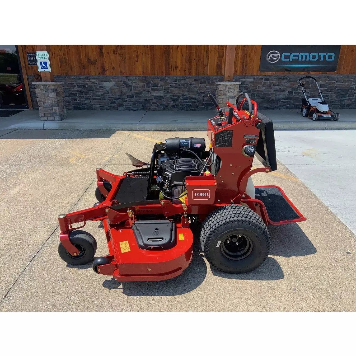 Toro GrandStand 60" Kohler 25 HP EFI