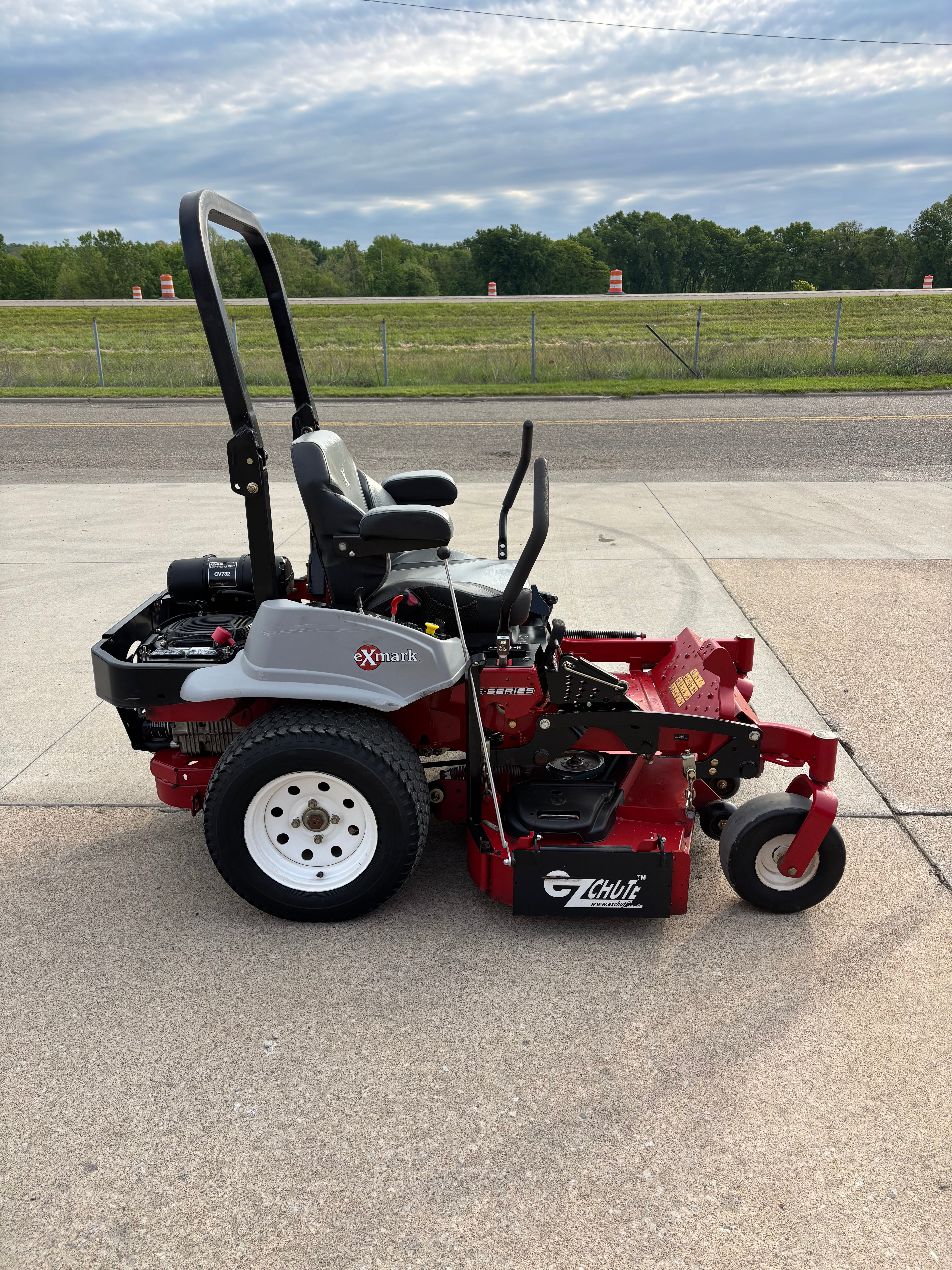 Used Exmark Lazer Z E Series Commercial Zero Turn Mower