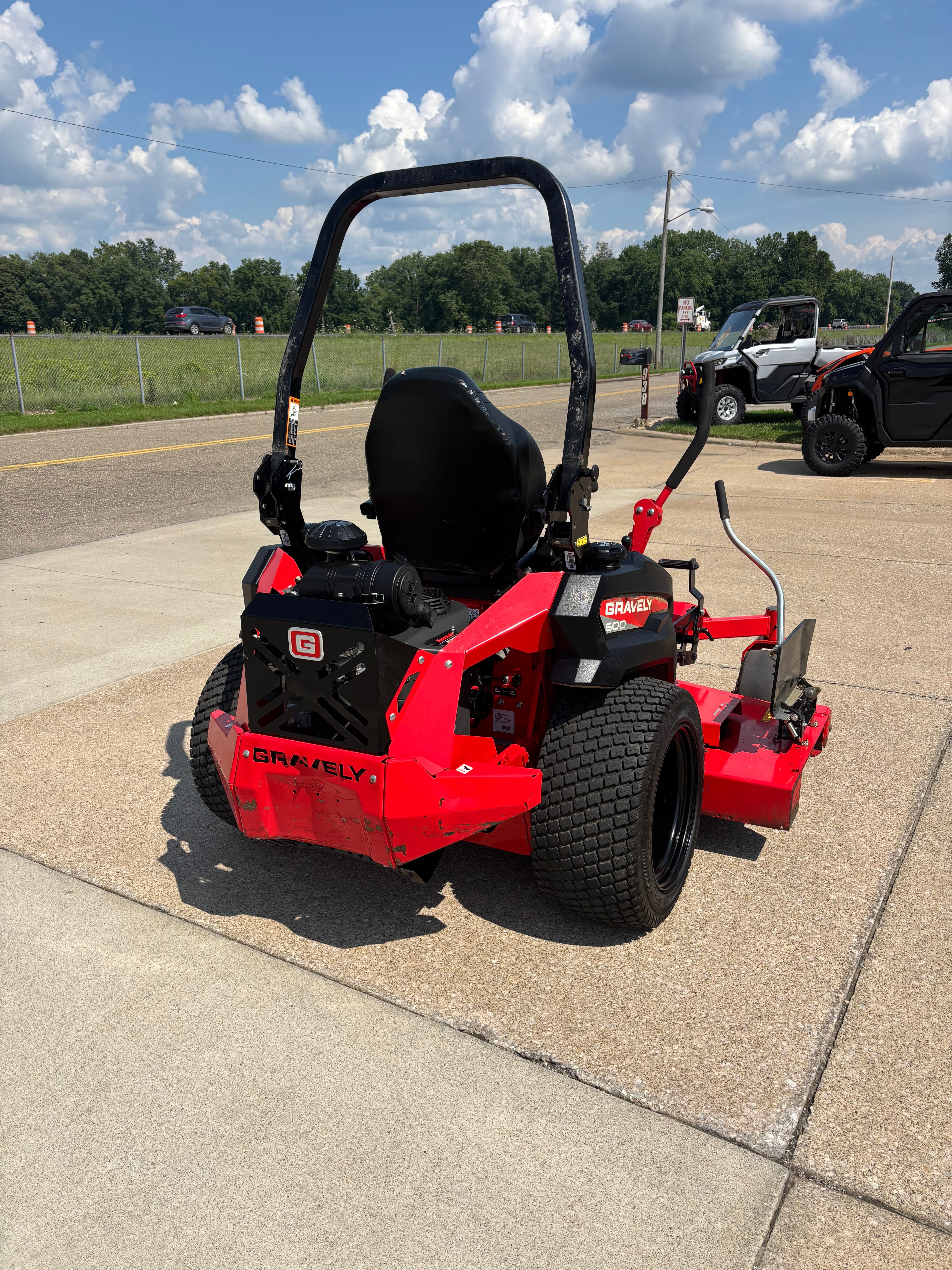 Used Gravely 600 72'' Pro Zero Turn Mower