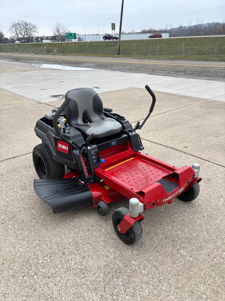 Used Toro Timecutter 42'' Zero Turn Mower