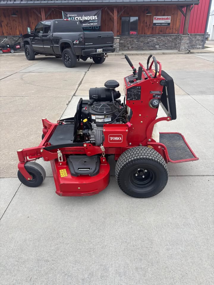 Used Toro Grandstand 52'' Demo 35hp Kawasaki Engine