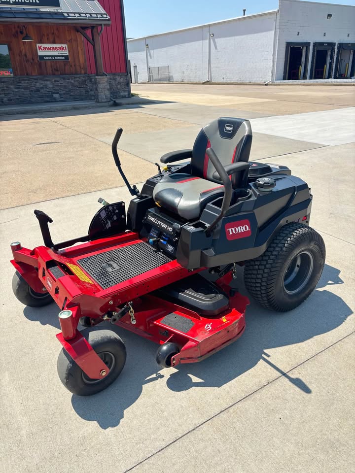 Used Toro Timecutter HD (TITAN) Zero Turn Mower 48'' Deck Zero Turn Mower