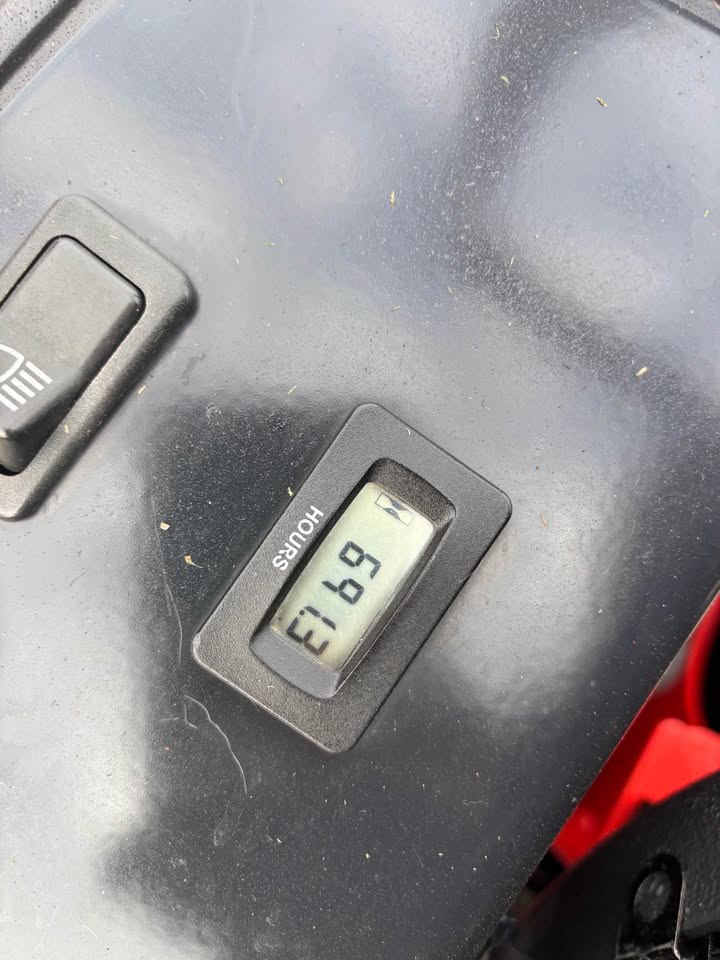 Used Simplicity 48'' Zero Turn Mower