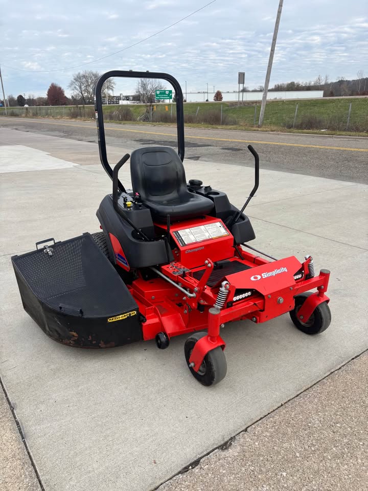 Used Simplicity 48'' Zero Turn Mower