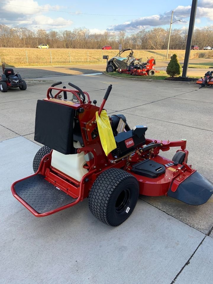 Walk Behind Best Price Toro Lawn Mowers Toro GrandStand® 36″ 15 HP