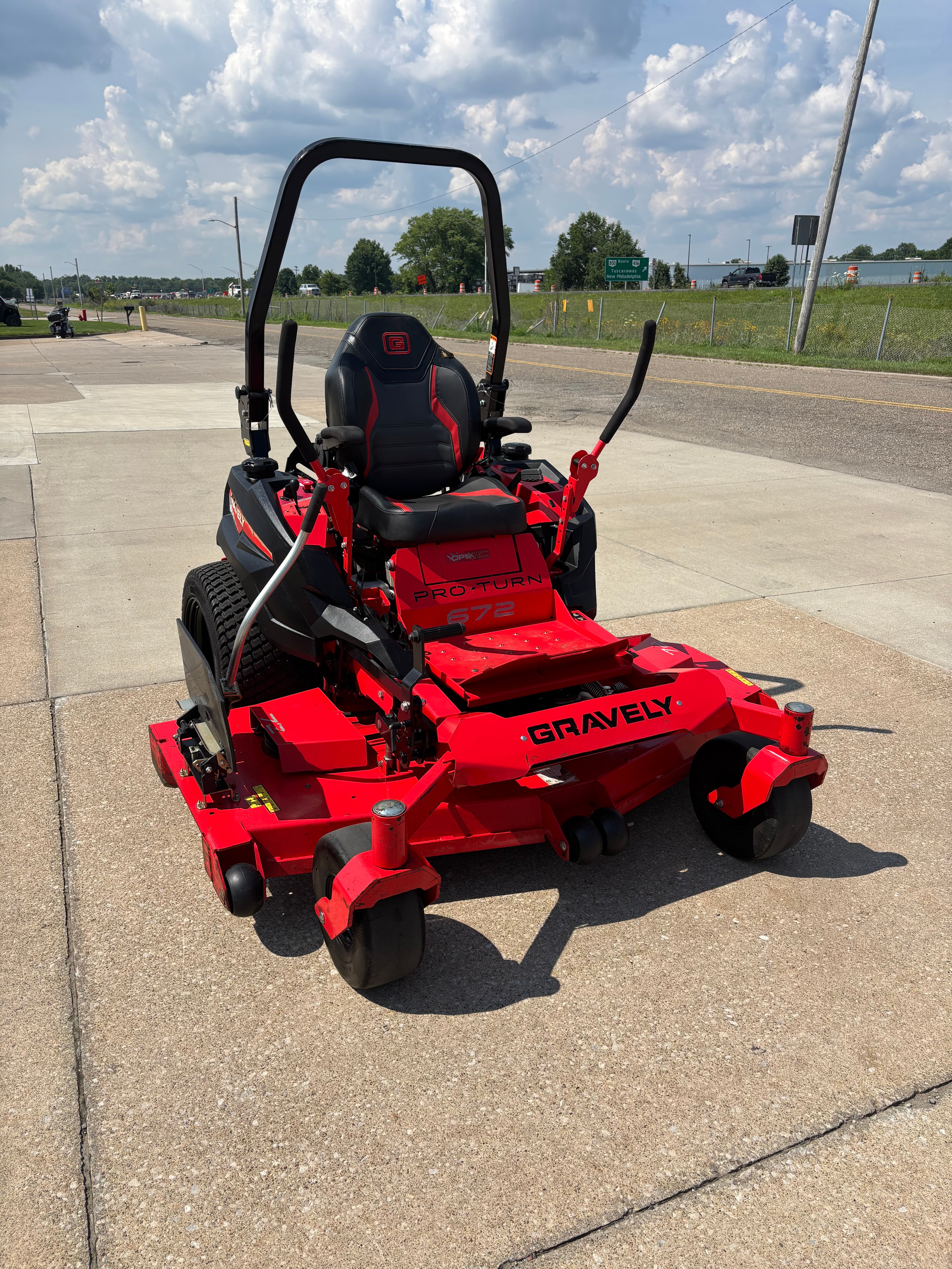 Used Gravely 600 72'' Pro Zero Turn Mower