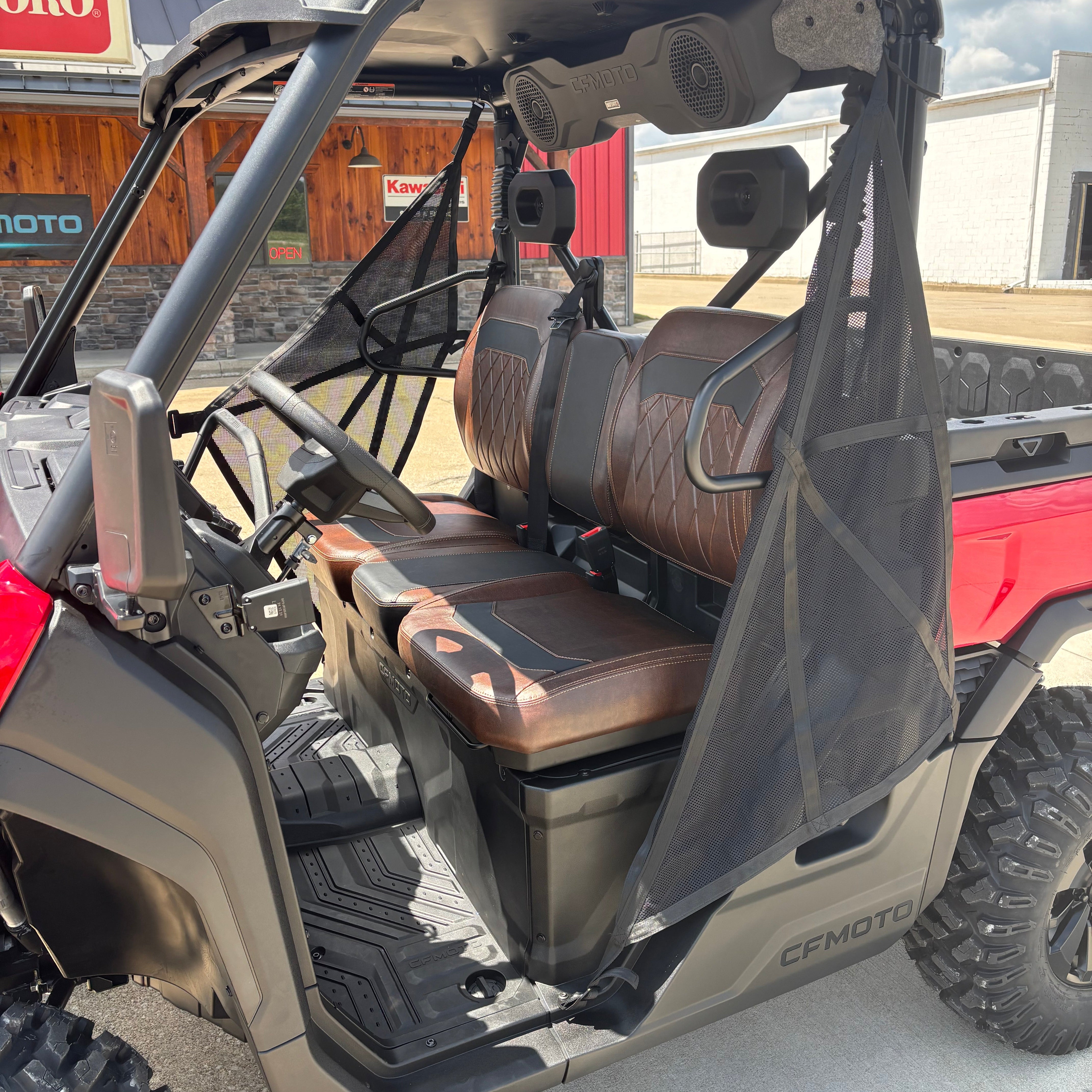 Cfmoto Uforce u10 pro side view of seats and steering wheel