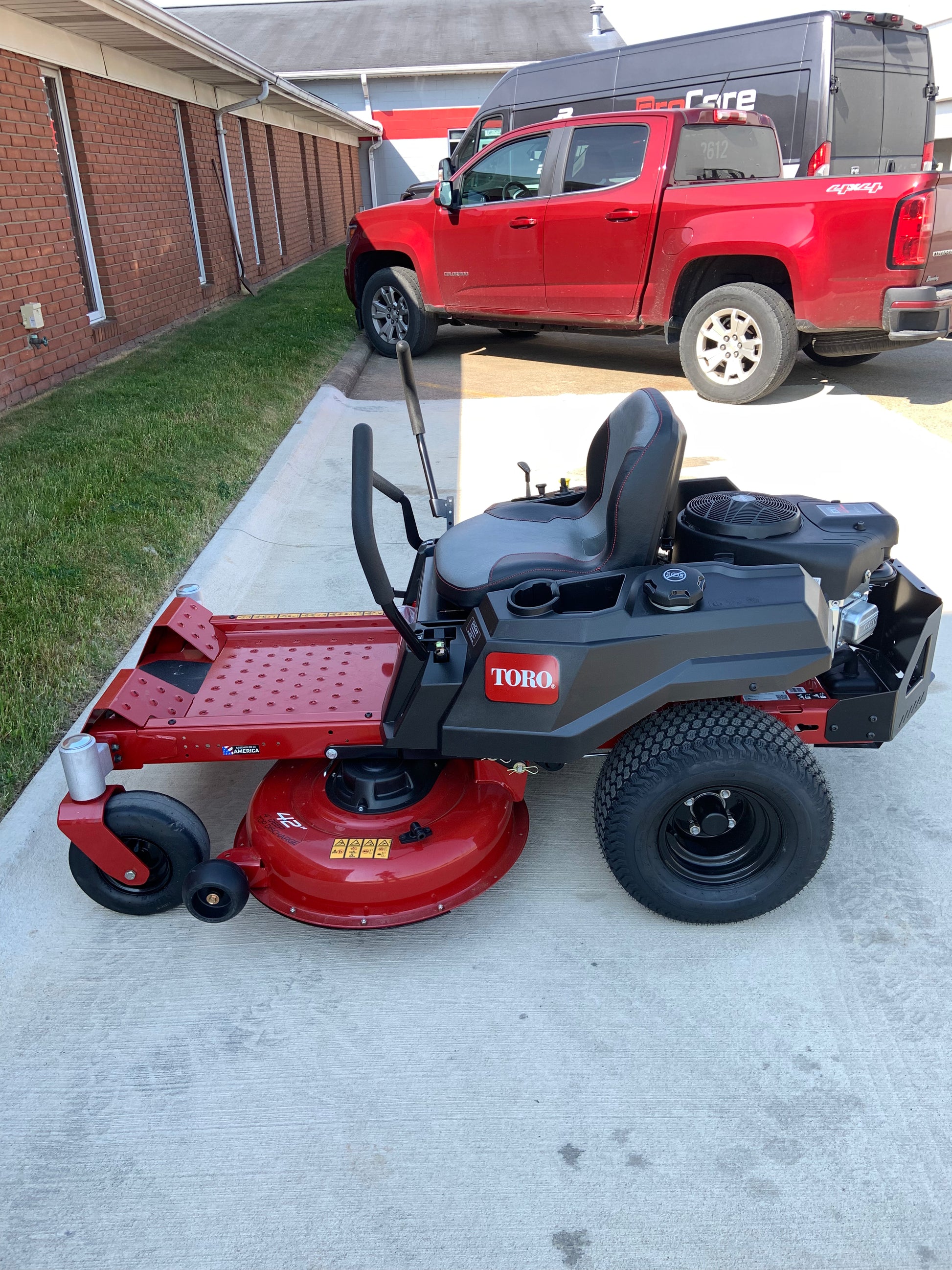 42 in. TimeCutter Zero Turn Mower