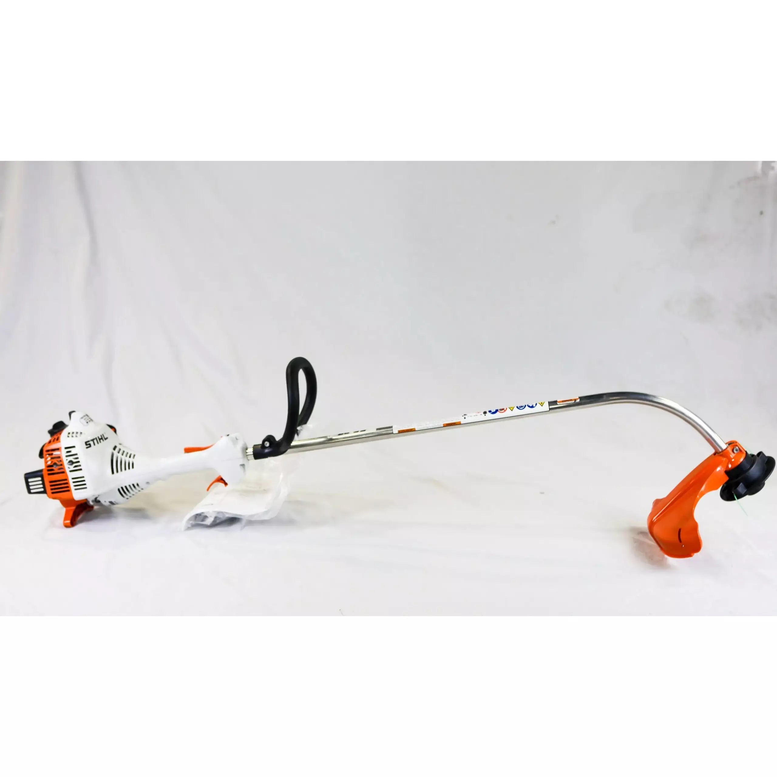 FS 38 Lightweight Grass and Weed String Trimmer